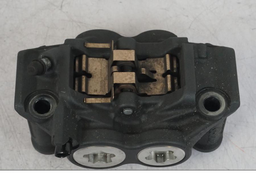 Vänster sida på Bromsok från en Yamaha MT-09 SP -2018 motorcykel.