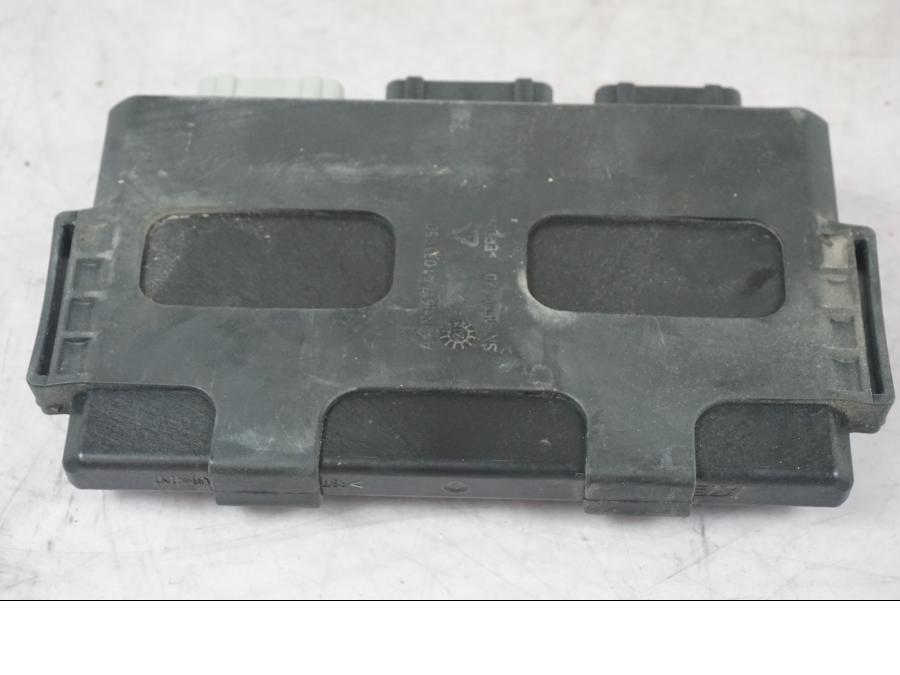 Vänster sida på Kontrollenhet från en KTM 1290 Super Adventure S -2022 motorcykel.