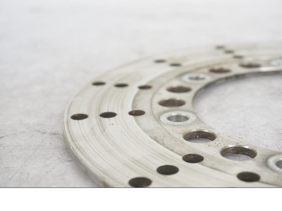 Baksidan på Bromsskiva från en Kawasaki Z 750 80-tal -1982 motorcykel.