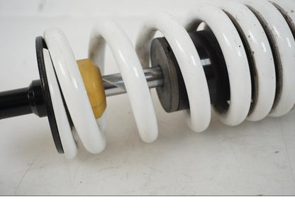 Höger sida på Stötdämpare från en KTM RC 390 -2019 motorcykel.