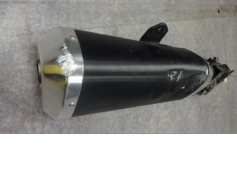Baksidan på Ljuddämpare från en Suzuki GSX-R 1000 -2007 motorcykel.