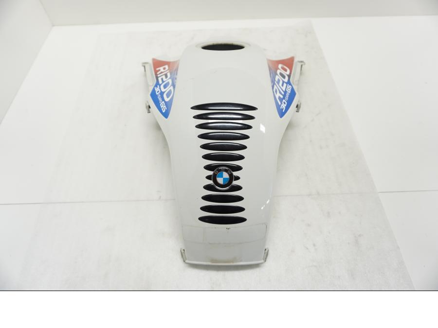 Framsidan på Bensintankskåpa från en BMW R 1200 GSA -2011 motorcykel.