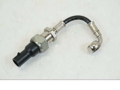 Framsidan på Oljetryckgivare från en Ducati Streetfighter V4 -2020 motorcykel.