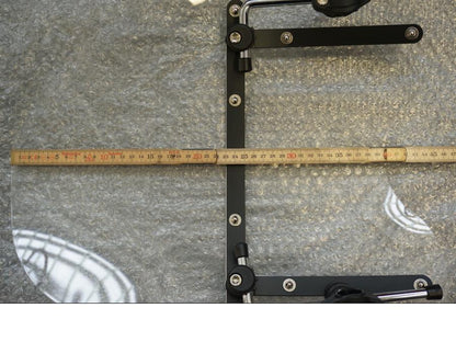 Snett uppifrån på Vindruta från en H-D Harley diverse -2022 motorcykel.