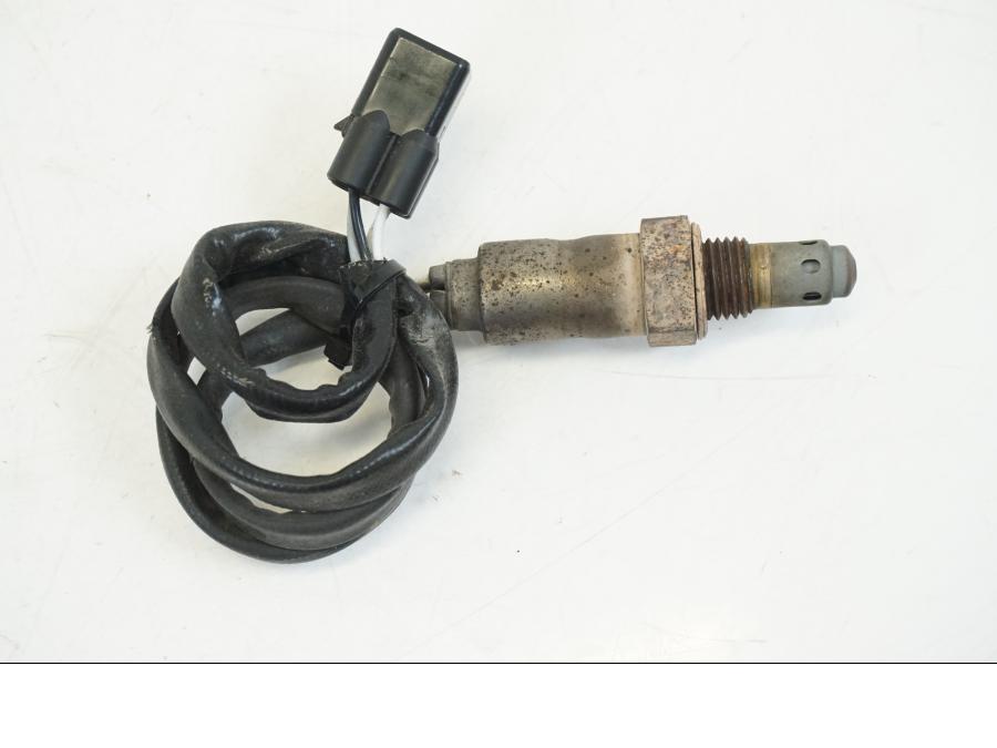 Framsidan på Lambdasond från en Ducati Streetfighter V4 -2020 motorcykel.