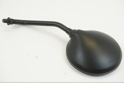 Höger sida på Backspegel från en Ducati Scrambler 800 -2022 motorcykel.