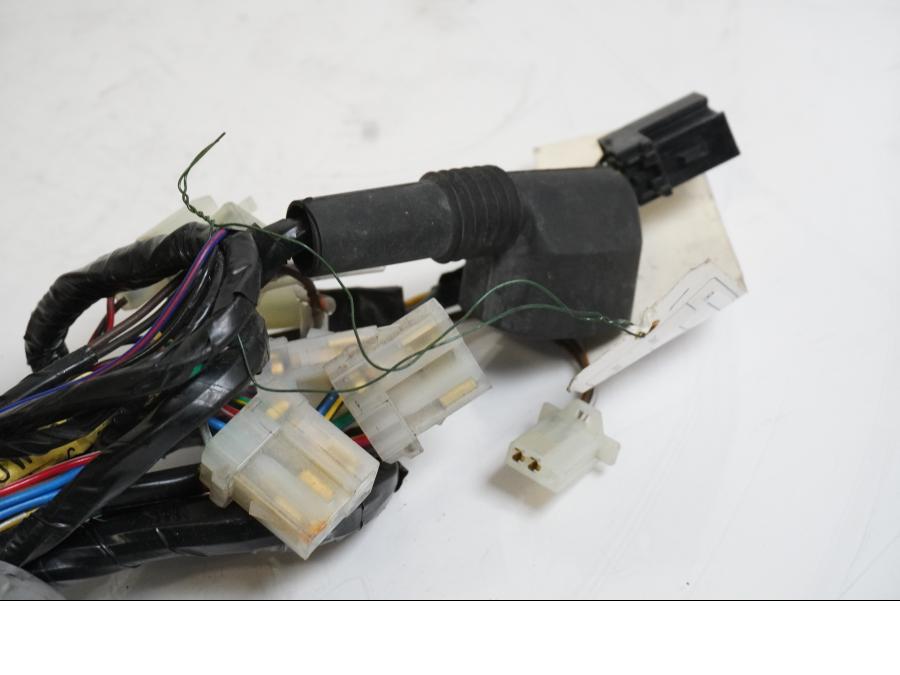 Vänster sida på Kablage från en Yamaha FJR 1300 -2002 motorcykel.