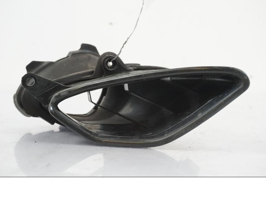 Baksidan på Luftburksnorkel från en Yamaha YZF 1000 R1 -2007 motorcykel.