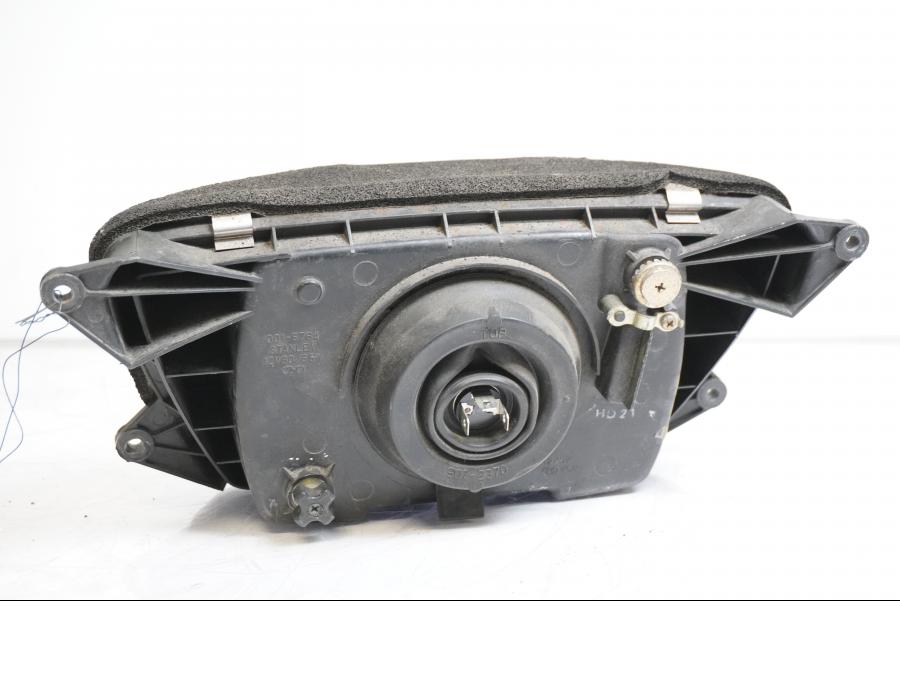 Baksidan på Strålkastare från en Kawasaki ZXR 400 -1993 motorcykel.