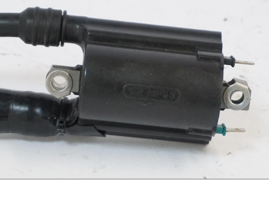 Framsidan på Tändspole från en Honda CB 650 R -2019 motorcykel.