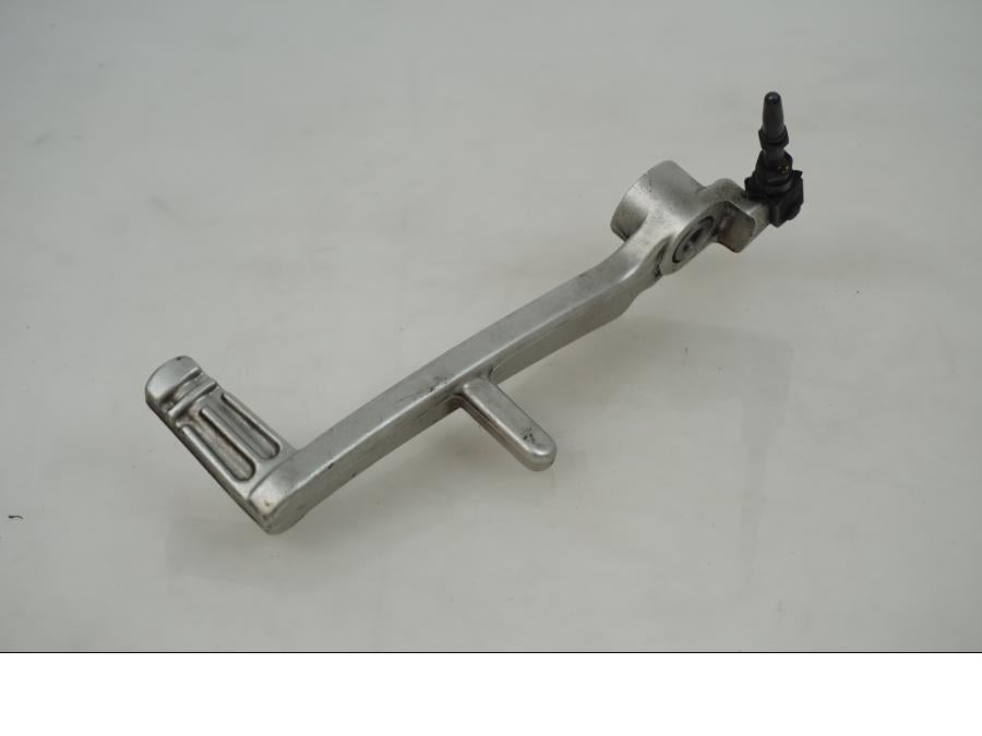 Framsidan på Bromspedal från en BMW F 800 ST -2008 motorcykel.