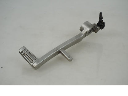 Framsidan på Bromspedal från en BMW F 800 ST -2008 motorcykel.