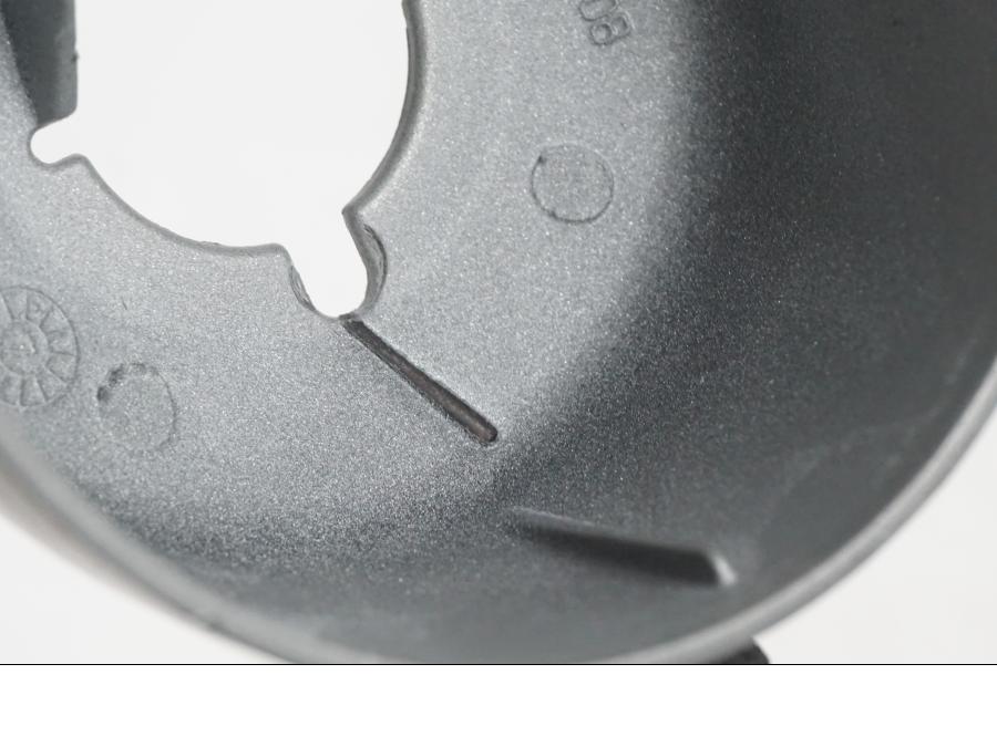 Extrabild3 på Hastighetsmätarhus från en H-D Softail FXCW Rocker -2008 motorcykel.