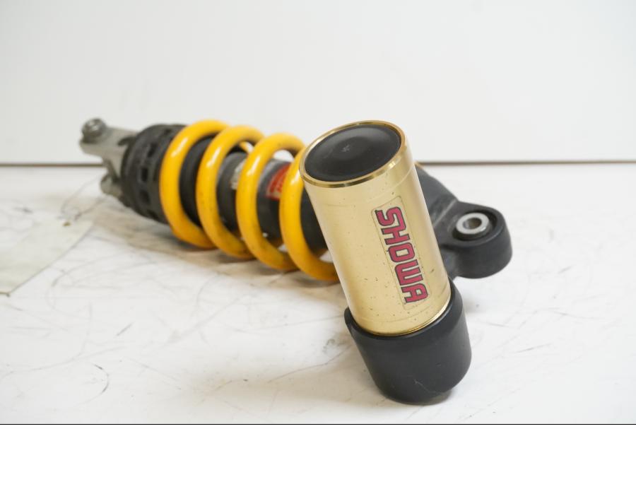 Snett uppifrån på Stötdämpare från en Honda CBR 600 RR -2003 motorcykel.