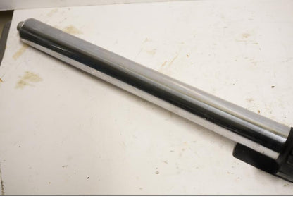 Höger sida på Gaffelben från en Triumph TT 600 -2001 motorcykel.