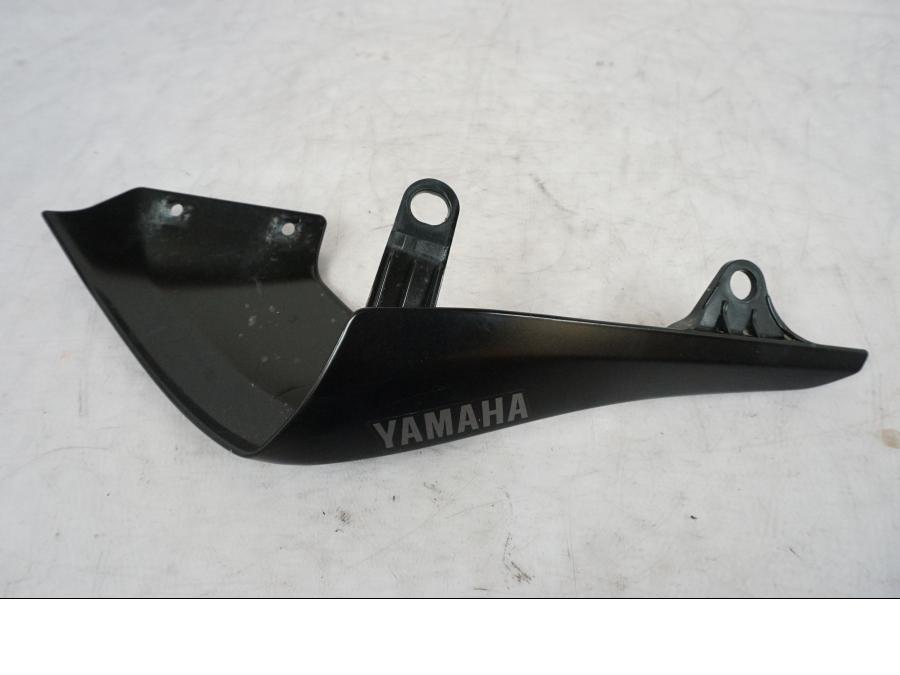 Framsidan på Bakvinge från en Yamaha MT-07 -2023 motorcykel.