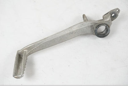 Vänster sida på Bromspedal från en Suzuki SV 650 S -2005 motorcykel.