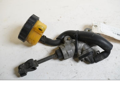 Framsidan på Bromshuvudcylinder från en Honda CBR 600 -2002 motorcykel.