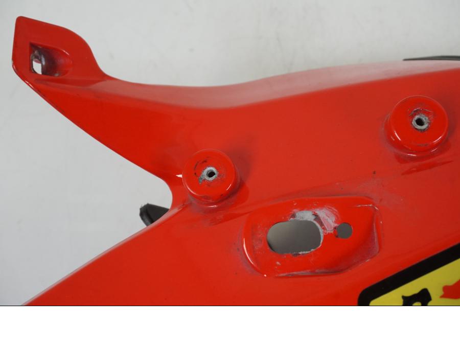 Snett uppifrån på Sidkåpa från en Aprilia RS 125 -2008 motorcykel.