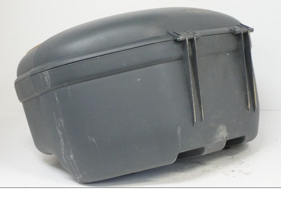 Snett uppifrån på Sidoväska från en Honda XL 1000 V -1999 motorcykel.