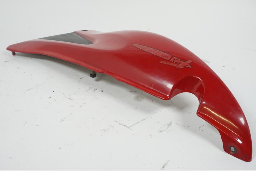 Vänster sida på Sidopanel från en BMW F 650 -1998 motorcykel.