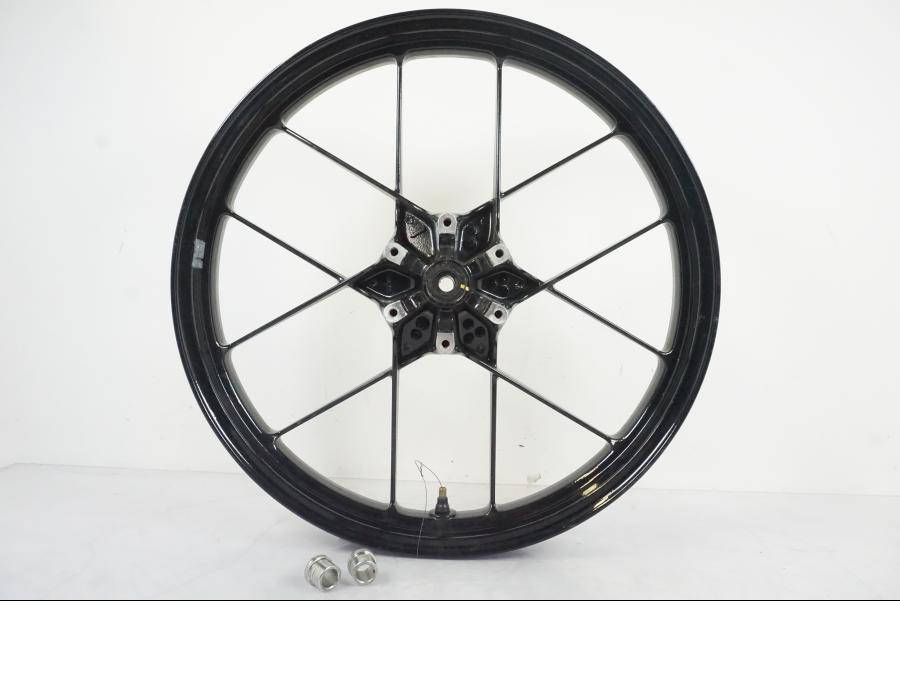 Framsidan på Fälg från en KTM 390 Adventure -2021 motorcykel.