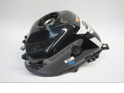 Baksidan på Bensintank från en KTM 125 Duke -2017 motorcykel.