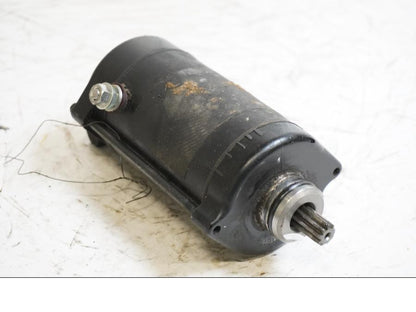 Framsidan på Startmotor från en Kawasaki VN 900 -2007 motorcykel.