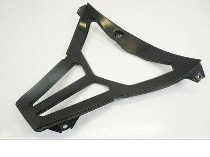 Vänster sida på Trekanten från en Yamaha YZF R6 -2006 motorcykel.