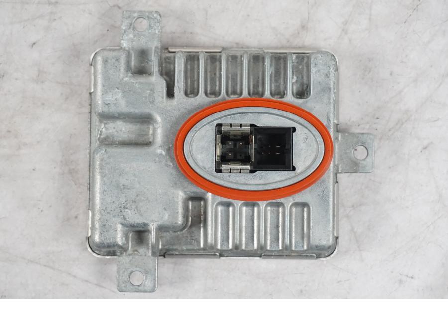 Baksidan på Strålkastarmodul från en BMW K 1600 GTL -2015 motorcykel.