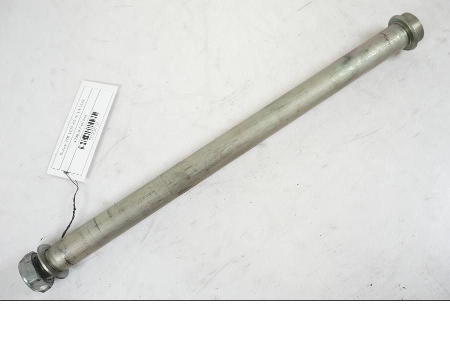 Framsidan på Axel från en Suzuki VZR 1800 -2009 motorcykel.