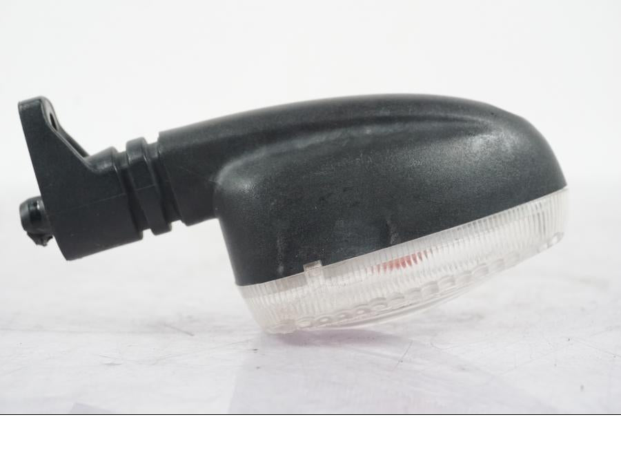 Snett uppifrån på Blinkers från en BMW R 1200 GS -2005 motorcykel.