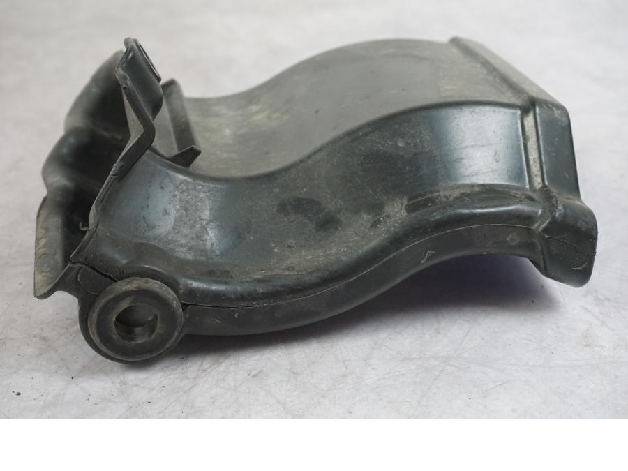 Snett nerifrån på Luftburksnorkel från en Buell 1125 R -2008 motorcykel.