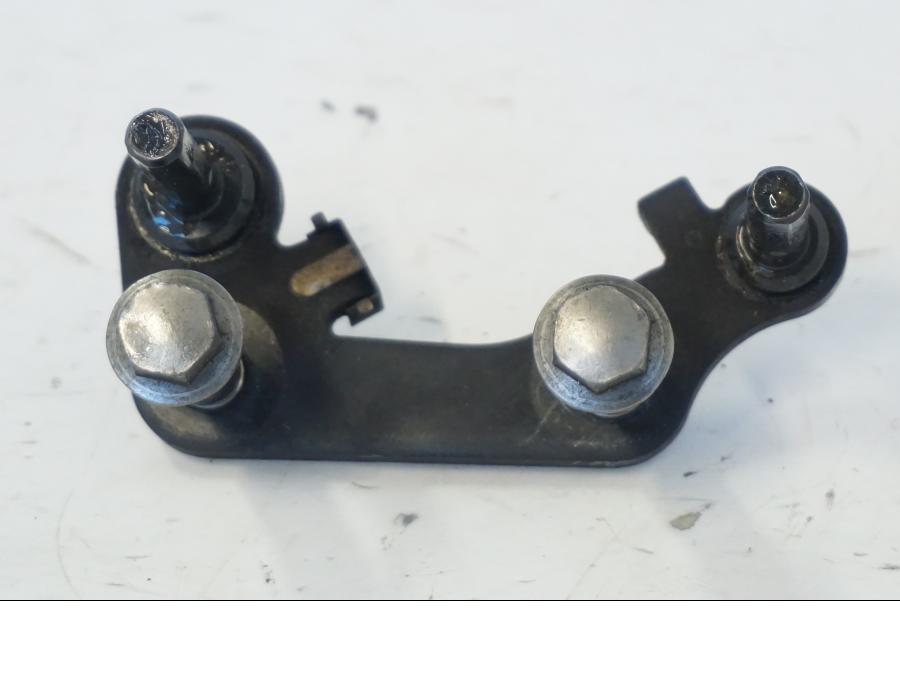 Framsidan på Bromsoksfäste från en Kawasaki ER-6N -2012 motorcykel.