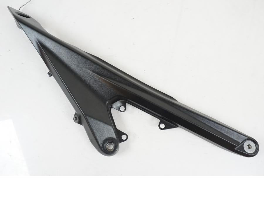 Framsidan på Bakram från en KTM 1290 Super Duke R EVO -2023 motorcykel.