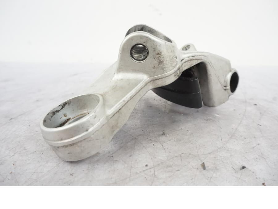 Höger sida på Fotpinnefäste från en KTM 690 SMCR -2016 motorcykel.