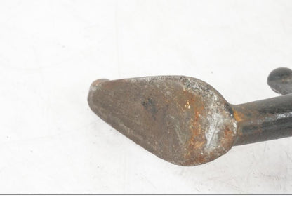 Snett nerifrån på Sidostöd från en Honda CBR 1000 F -1999 motorcykel.