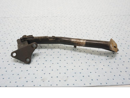 Baksidan på Sidostöd från en Triumph Tiger -2001 motorcykel.