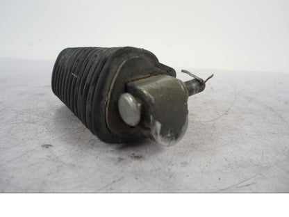 Snett nerifrån på Fotpinne från en BMW R 1150 GS -2002 motorcykel.