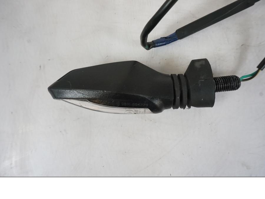 Baksidan på Blinkers LED från en KTM 125 Duke -2017 motorcykel.