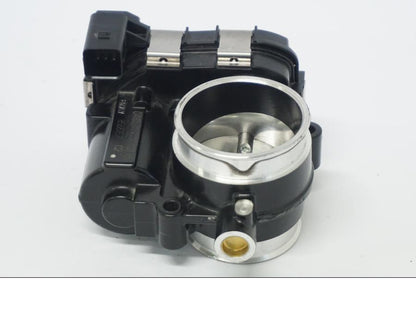 Snett uppifrån på Spjällhus från en BMW R 1250 GS -2022 motorcykel.