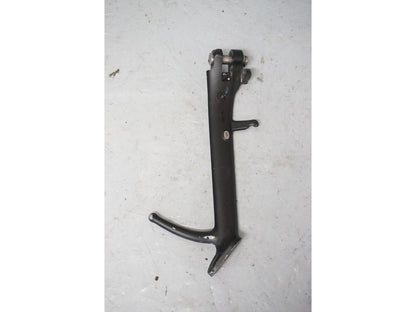 Baksidan på Sidostöd från en Triumph Street Twin -2016 motorcykel.