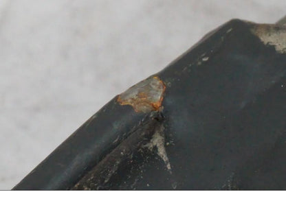 Snett uppifrån på Sidostöd från en Ducati Multistrada V4 -2024 motorcykel.