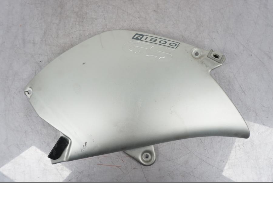 Framsidan på Bensintankskåpa från en BMW R 1200 GS -2005 motorcykel.