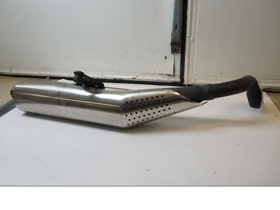 Framsidan på Ljuddämpare från en Honda CB 600 Hornet -2007 motorcykel.