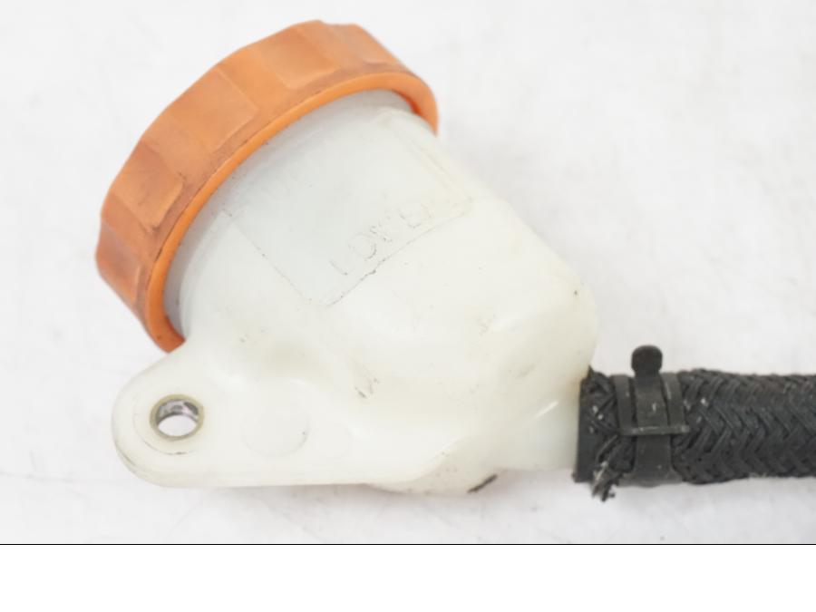 Höger sida på Bromshuvudcylinder från en Honda CBR 1000 F -1989 motorcykel.