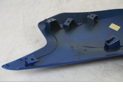 Snett nerifrån på Strålkastarkåpa från en BMW R 1250 RT -2021 motorcykel.