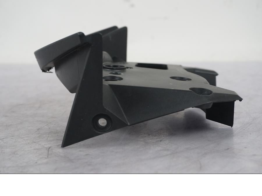 Extrabild2 på Instrumentpanelsfäste från en KTM 690 SM R -2009 motorcykel.