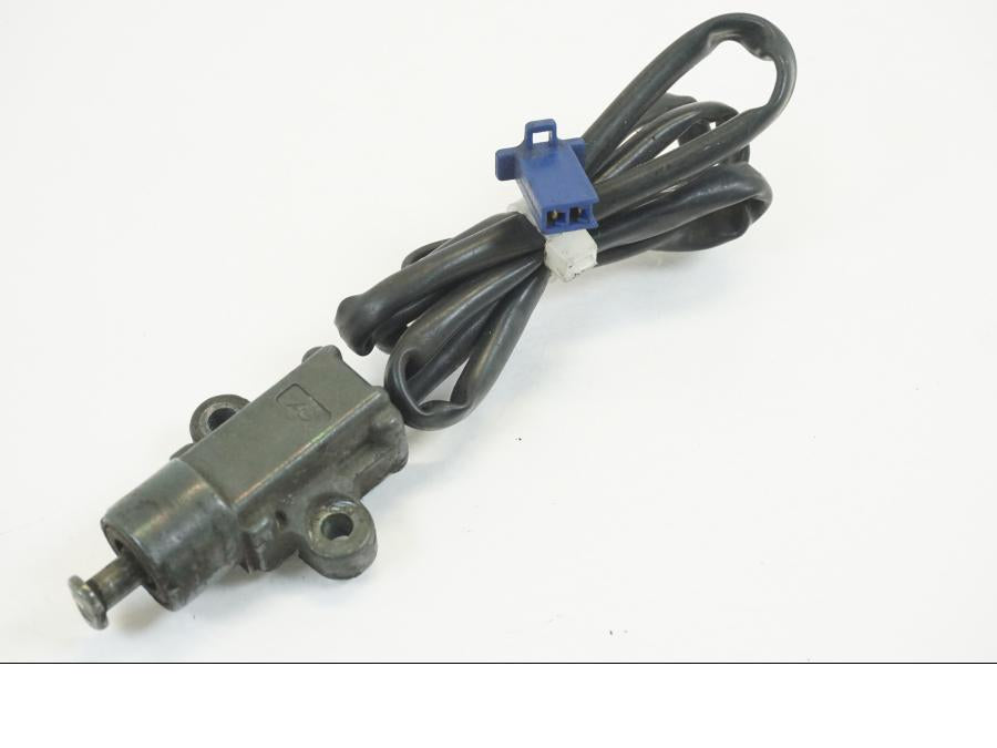 Baksidan på Sidostödsbrytare från en Yamaha YZF 1000 R -1998 motorcykel.