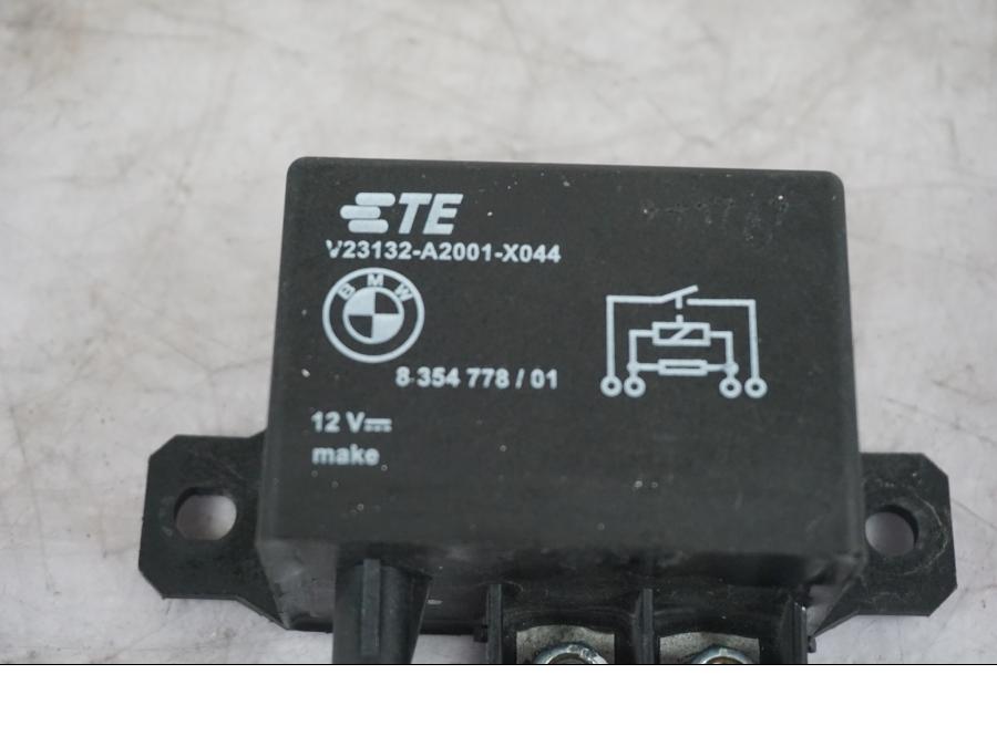 Baksidan på Startrelä från en BMW F 800 R -2018 motorcykel.